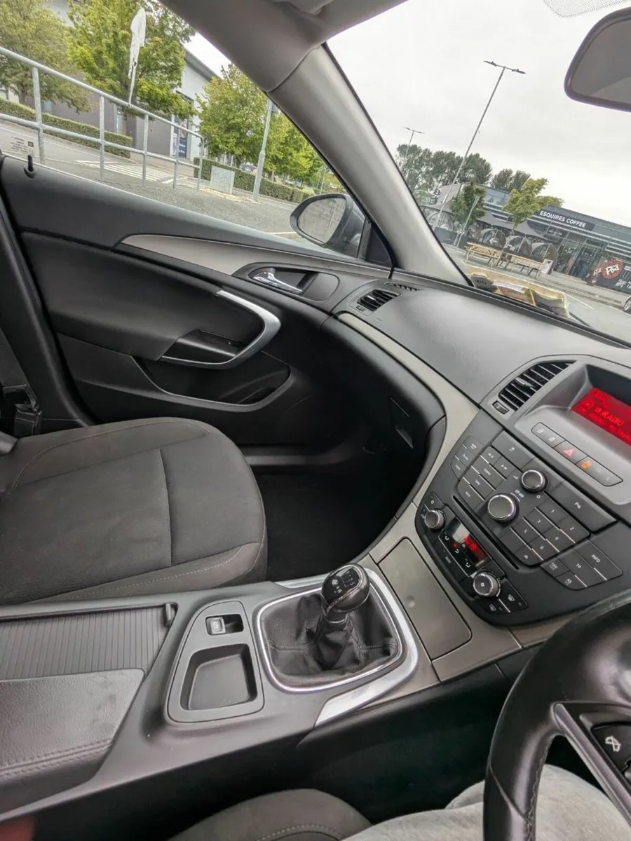 Vauxhall Insignia 2010 - Image 3