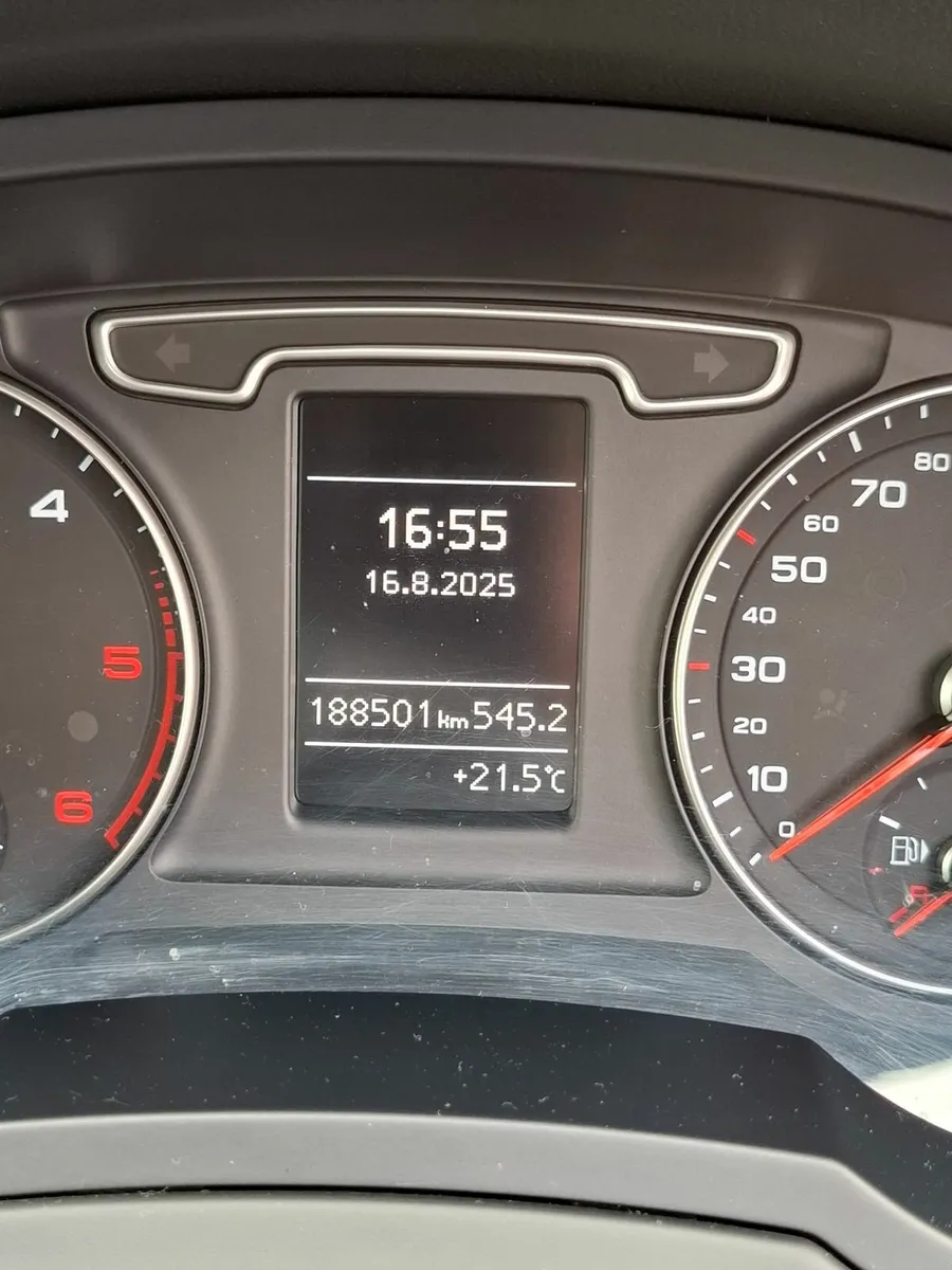 Audi Q3 2015 - Image 2