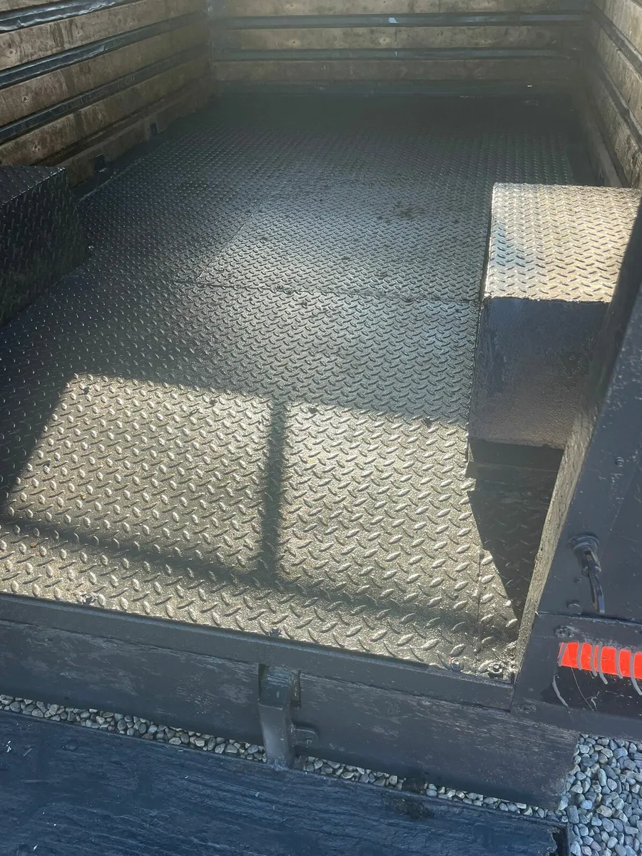 Cattle Trailer - Image 4
