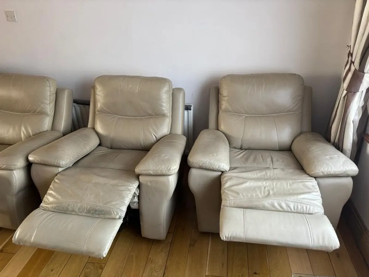 Real leather sofa and two chairs - Image 2