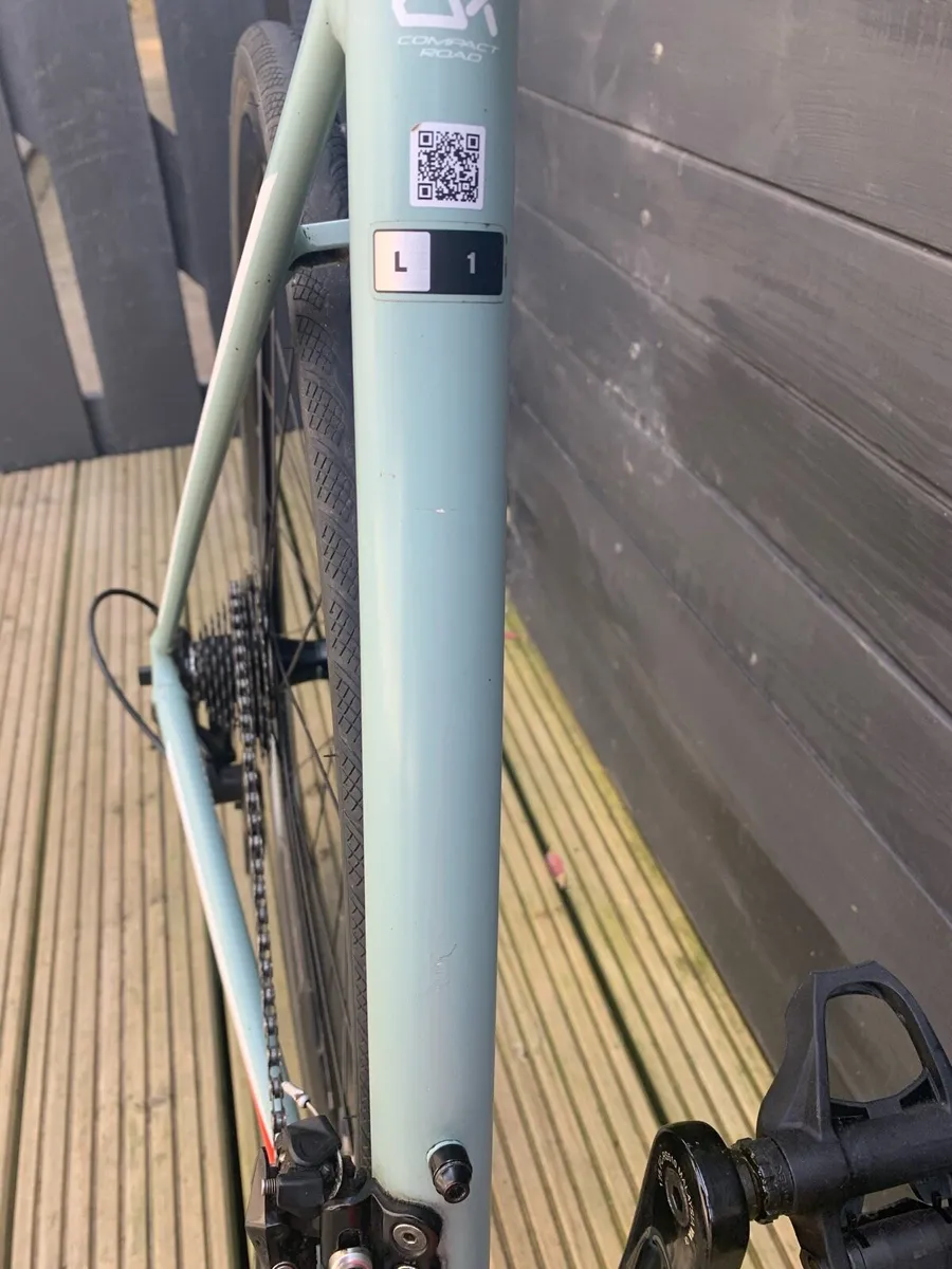 Giant Contend SL 1 Disc Aluminum Road Bike - Image 4