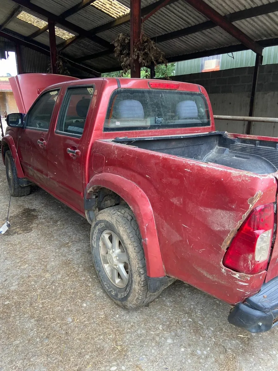 Isuzu D-Max 2010 - Image 1