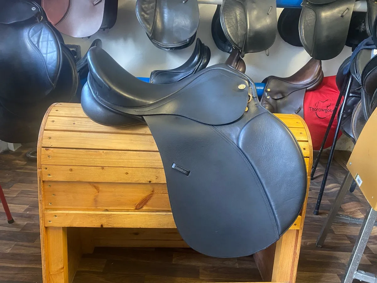 18” NEW black Leather saddle - Image 4
