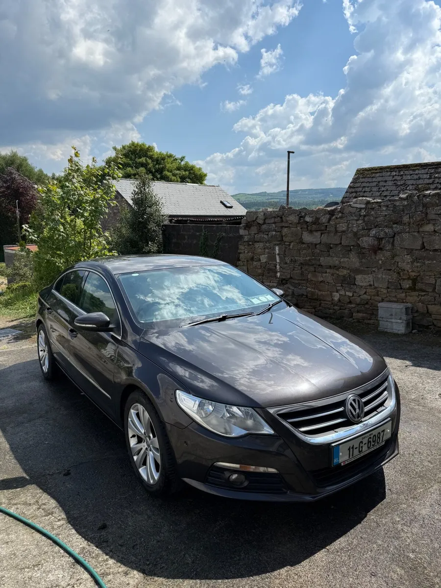 Volkswagen Passat 2011 - Image 1