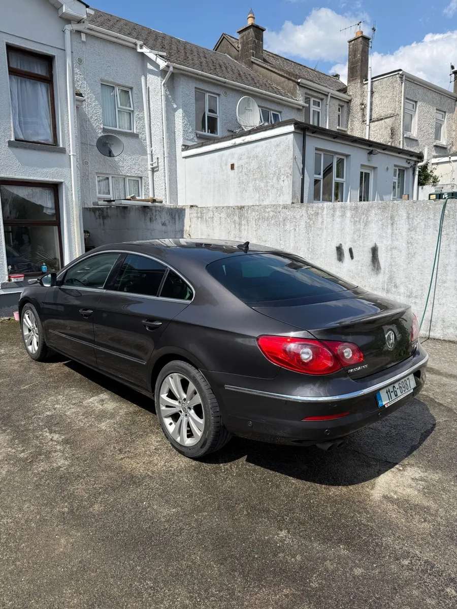 Volkswagen Passat 2011 - Image 4