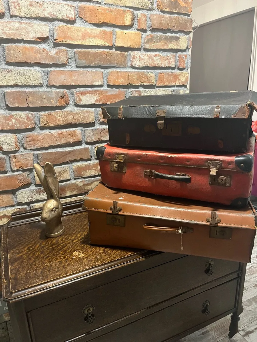 Vintage suitcase - Image 1