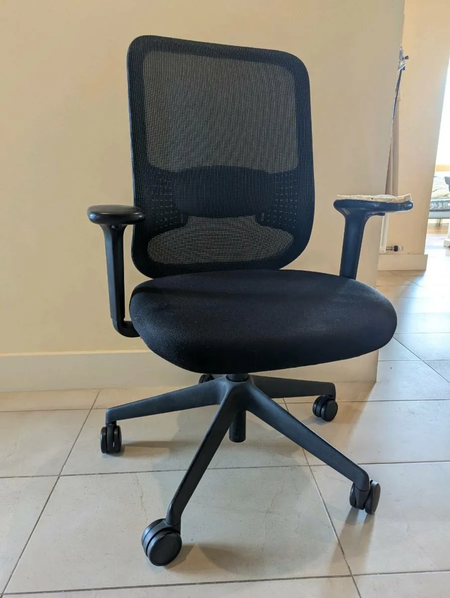Ergonomic office chair - Image 2