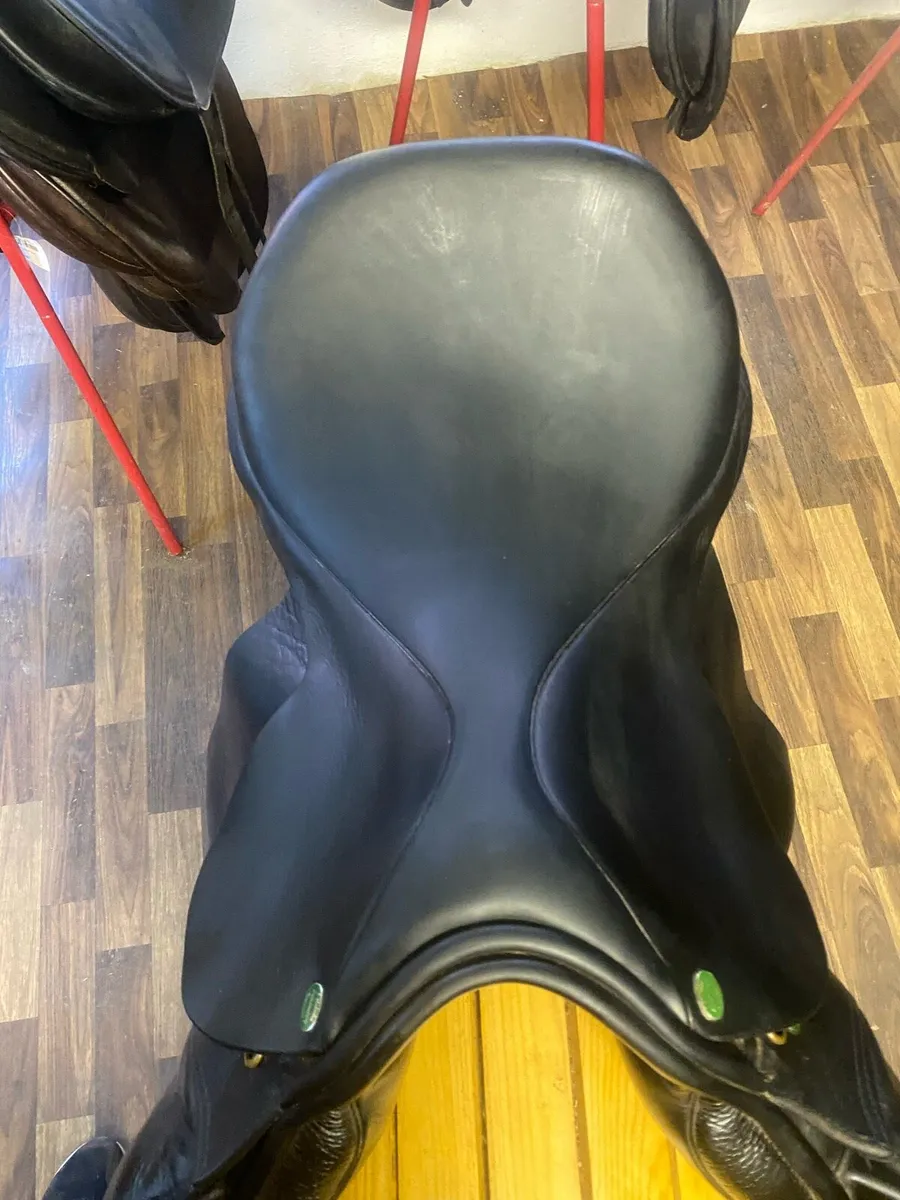 17.5 black Leather jumping saddle - Image 4