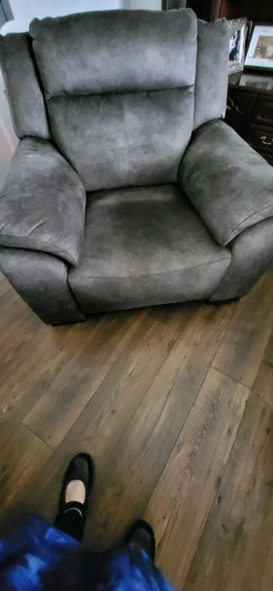 Furniture  - details in Description - Image 1
