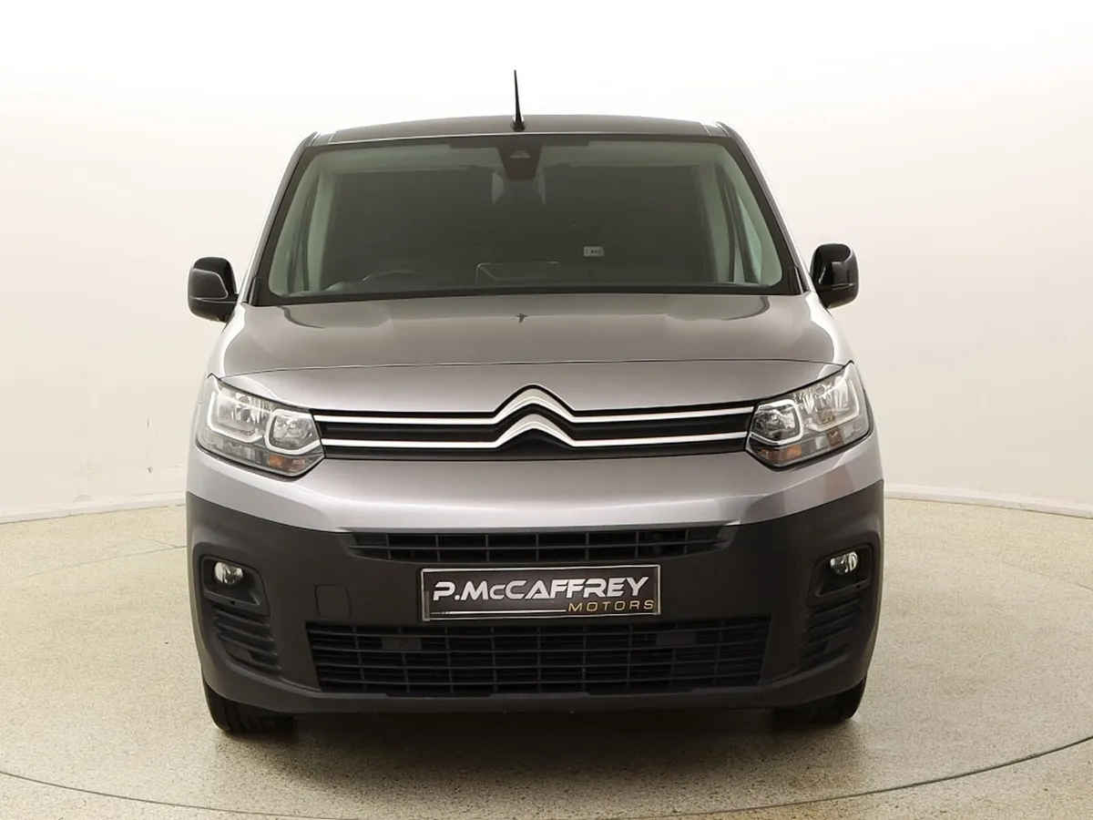 2022 Citroen Berlingo 1.5 HDI Driver LWB High Spec - Image 2