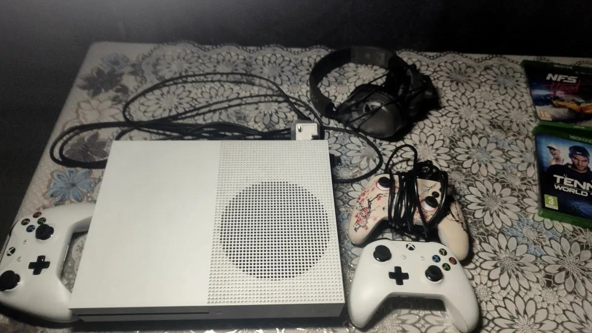 Xbox one s - Image 1