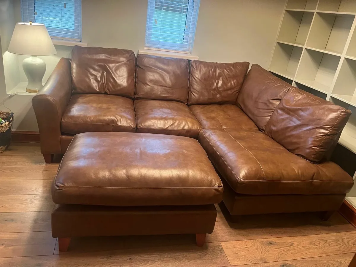 Leather corner couch - Image 1