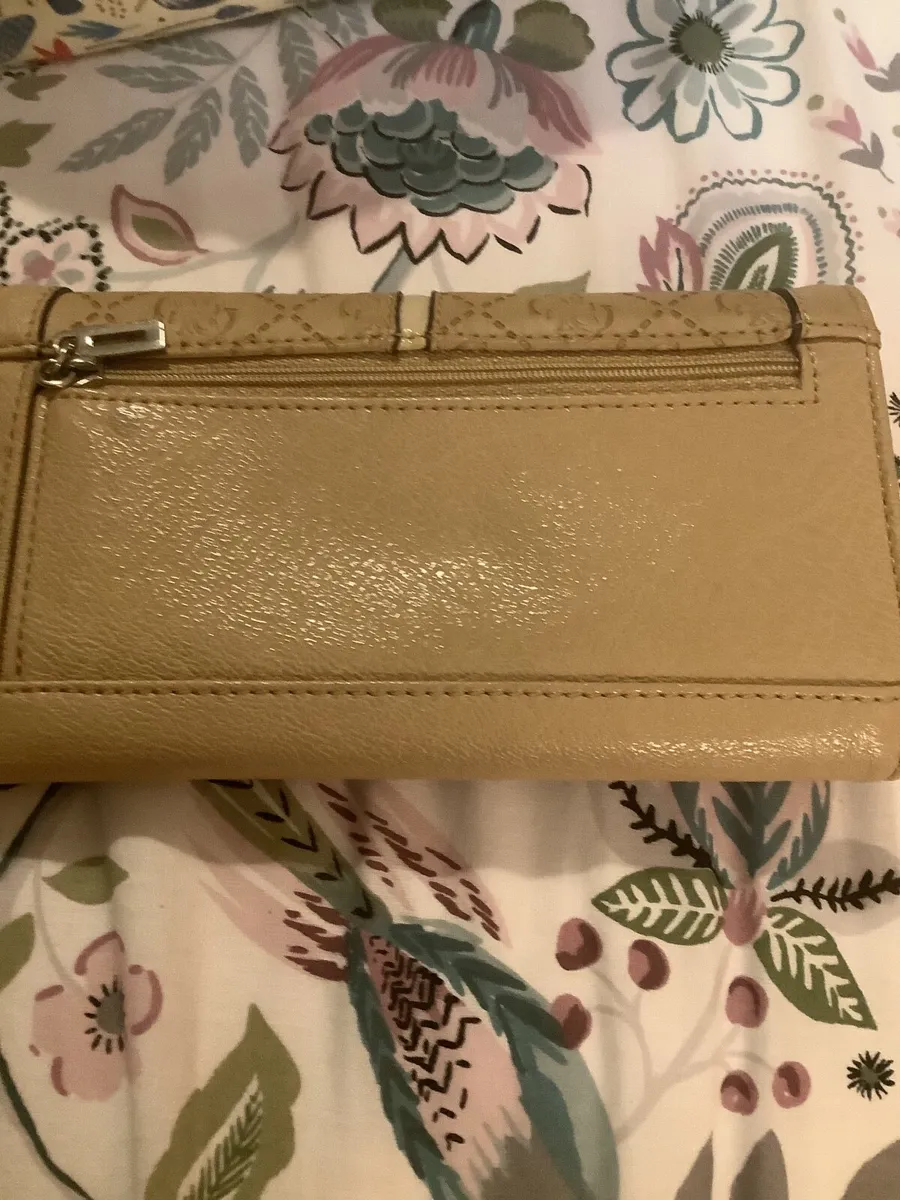 Guess purse - Image 2