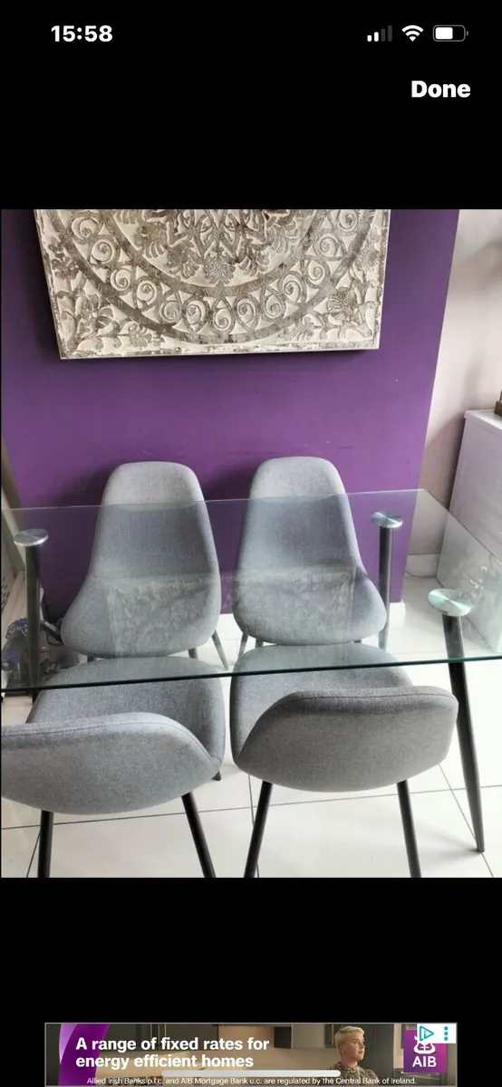Table and chairs - Image 2