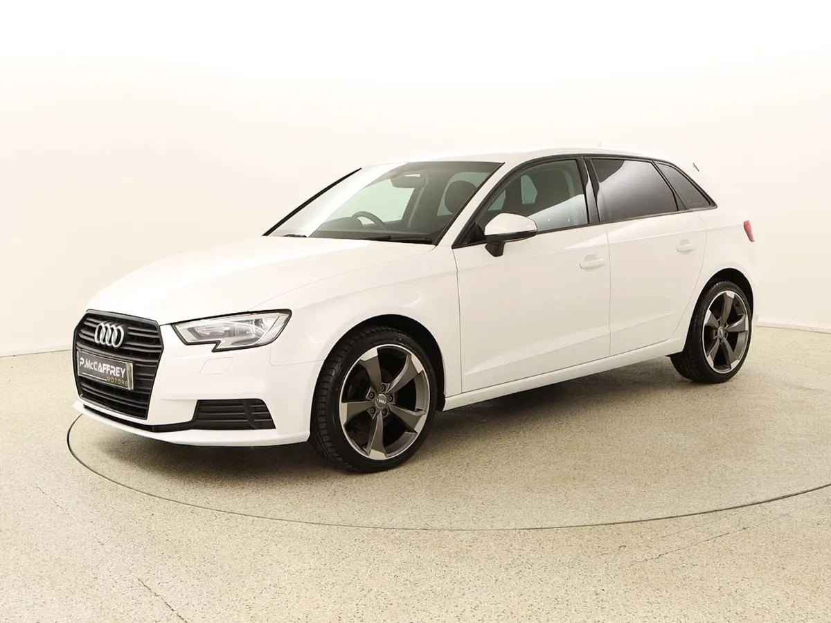 2017 Audi A3 1.6 TDI 116PS SE TECHNIK BLACK EDITIO - Image 3