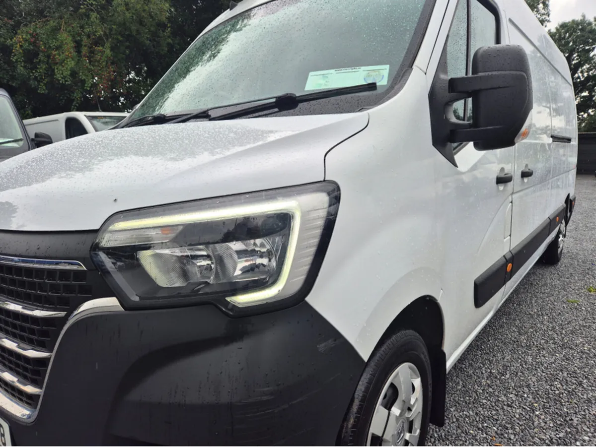 Renault Master FWD LM35 DCI 135 €21950 inc vat - Image 2