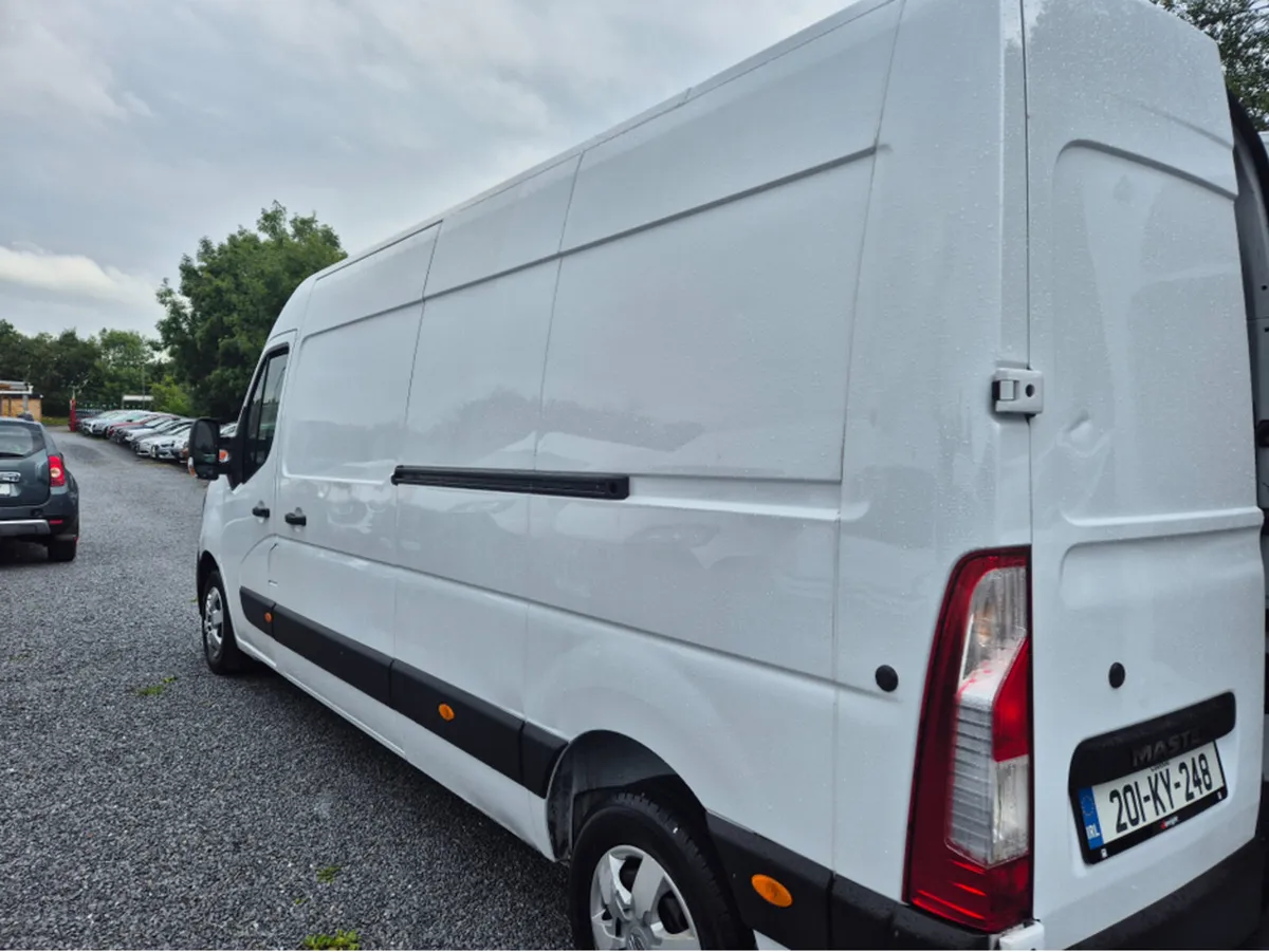 Renault Master FWD LM35 DCI 135 €21950 inc vat - Image 3