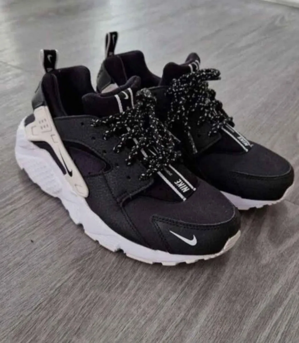 Womens Nike Huarache - Image 1
