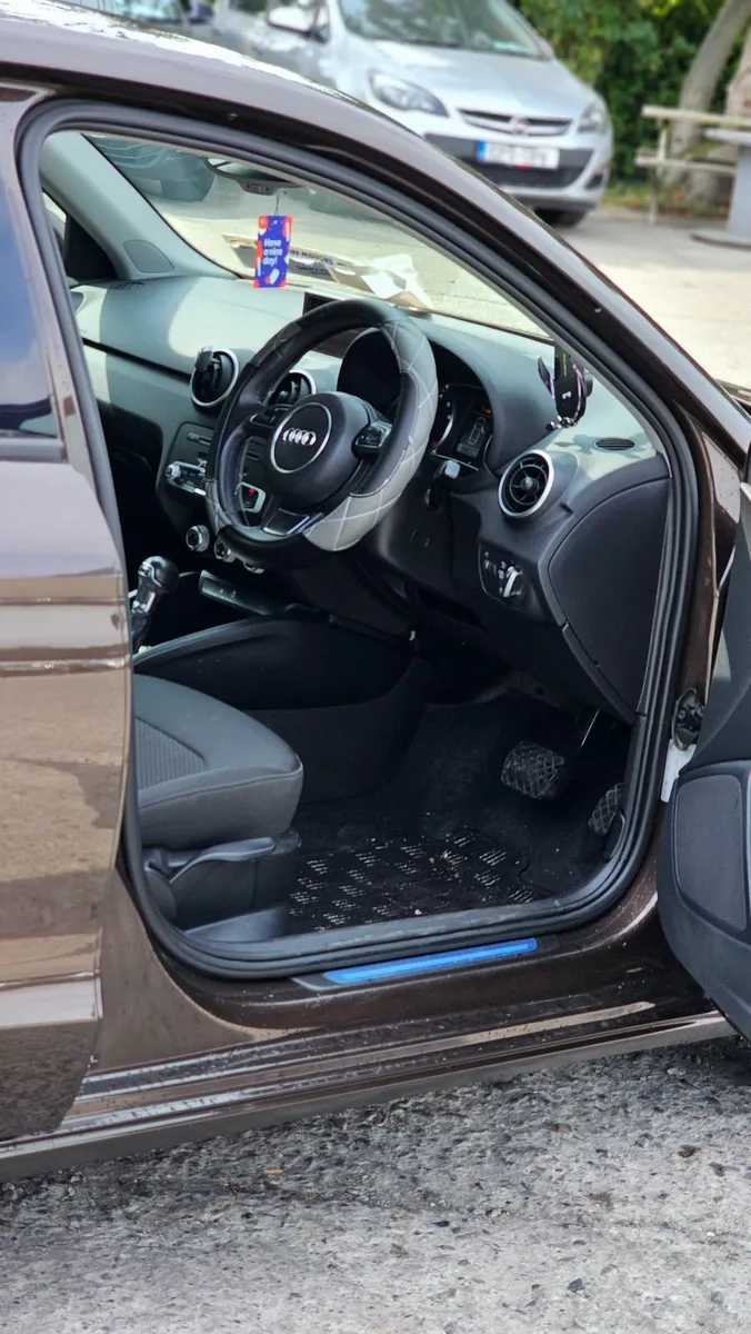 Audi A1 2014 - Image 2