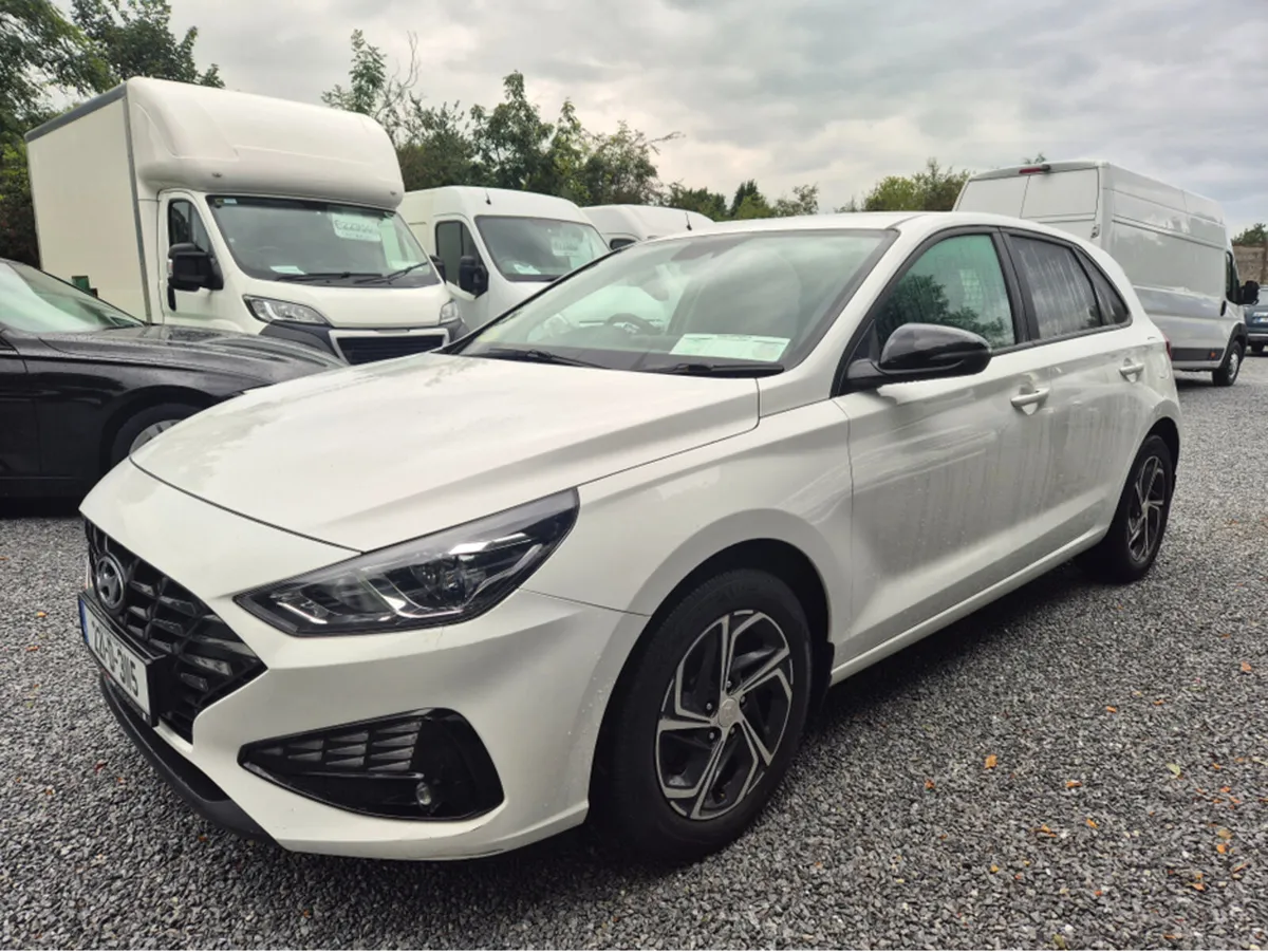 Hyundai i30 I 30 DELUXE 5DR - Image 1