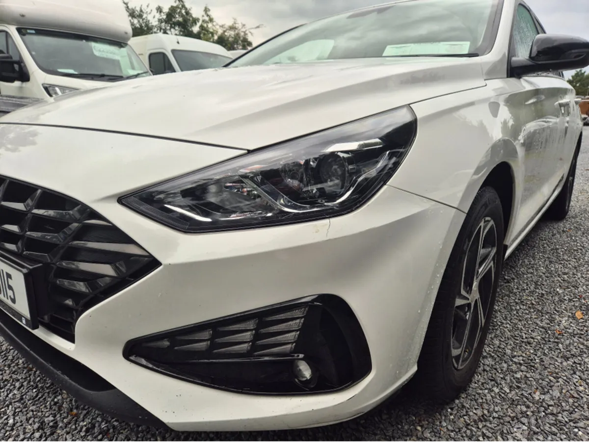 Hyundai i30 I 30 DELUXE 5DR - Image 3