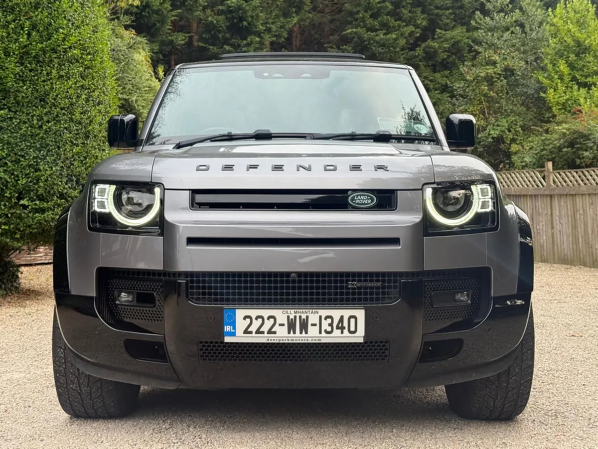 Land Rover Defender 110 P400E X-DYNAMIC  *Panorami - Image 3