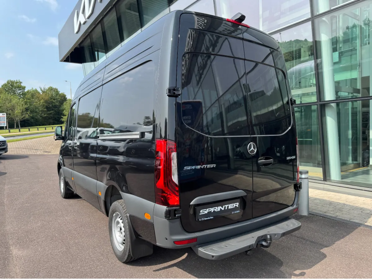 Mercedes-Benz Sprinter 319.36 Select Automatic - Image 3