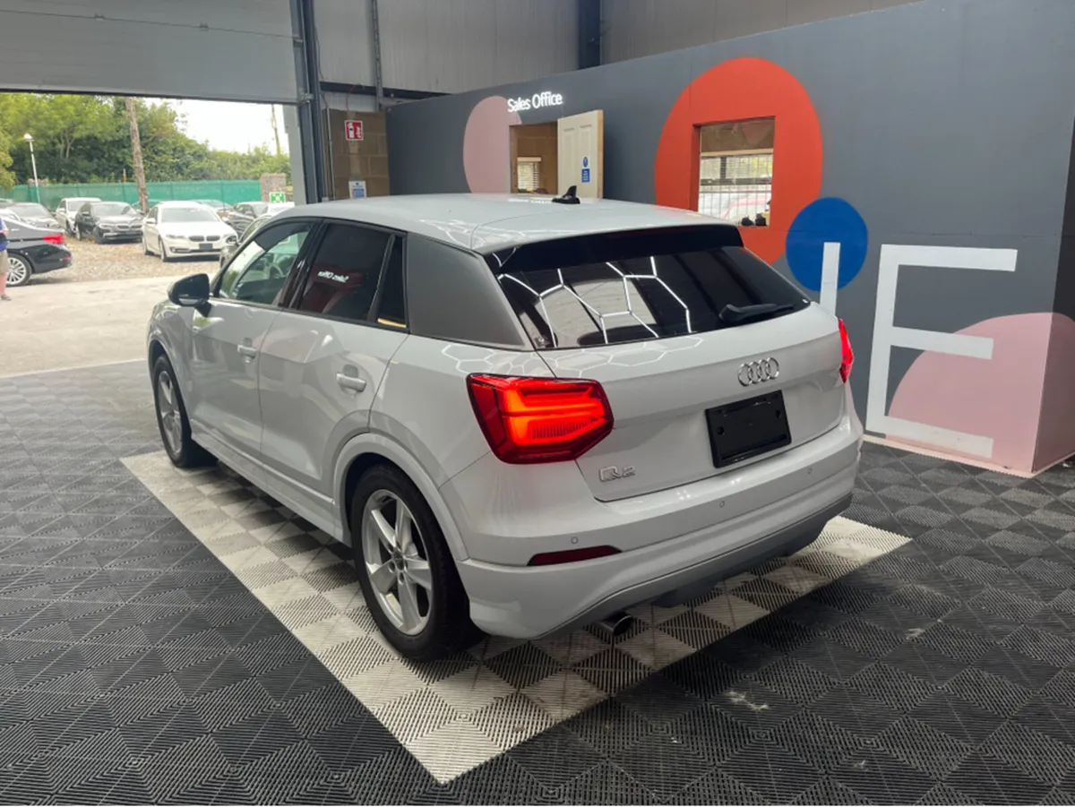 Audi Q2 1.0 TFSI SPORT / 21k KMs / HEATED SEATS , - Image 4