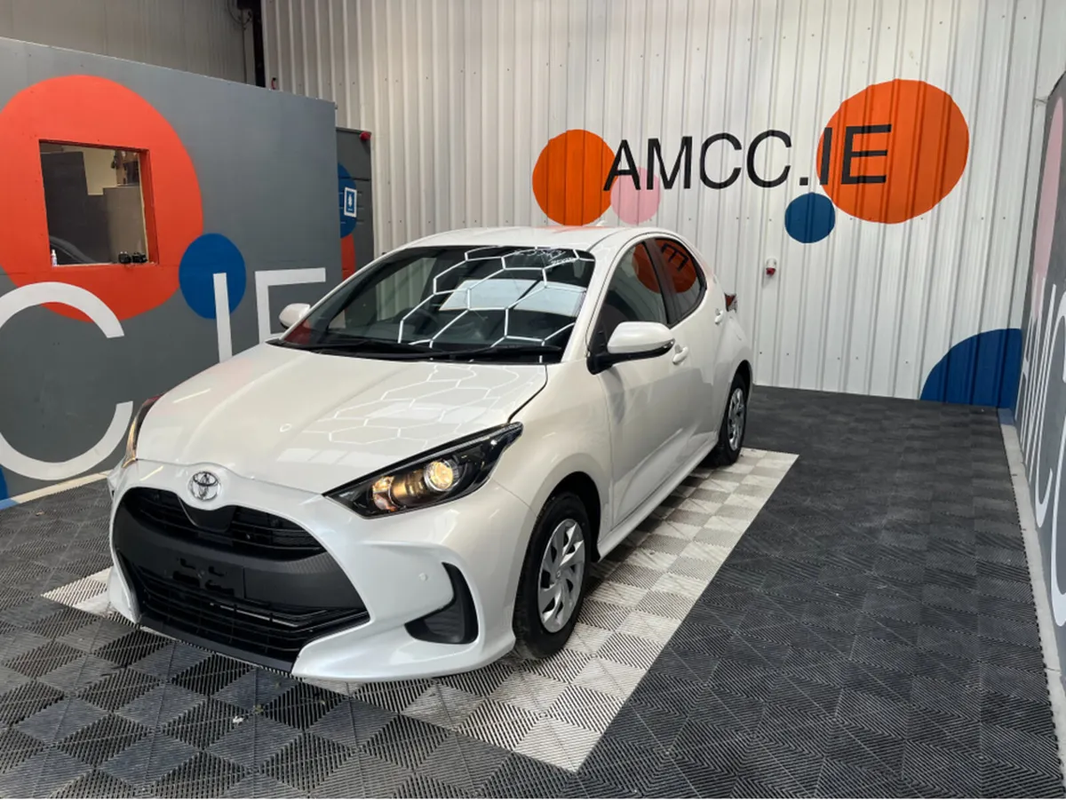 Toyota Yaris 1.0 PETROL  15k KMs / REVERSE CAMERA - Image 3