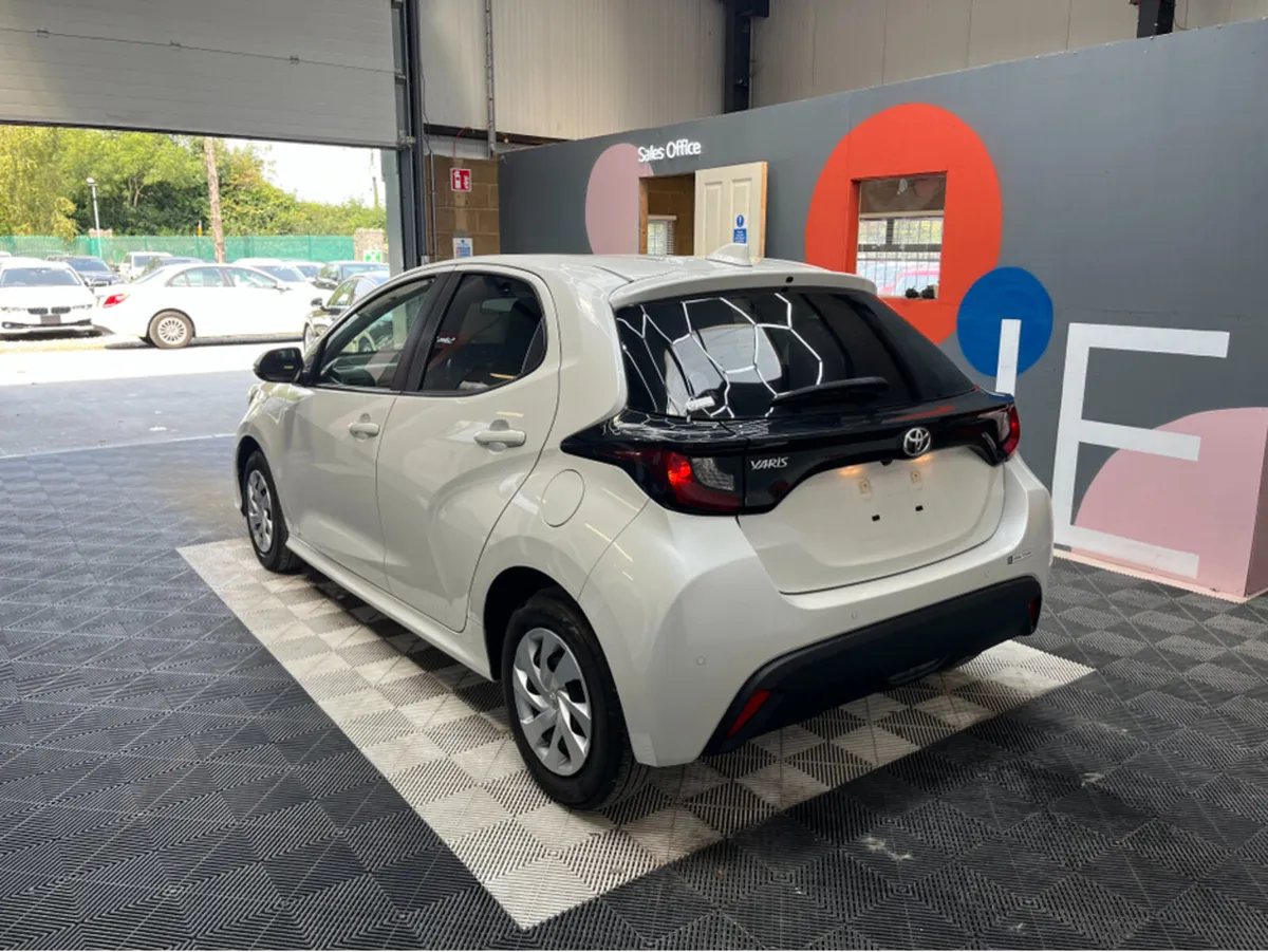 Toyota Yaris 1.0 PETROL / 72k KMs / REVERSE CAMERA - Image 4