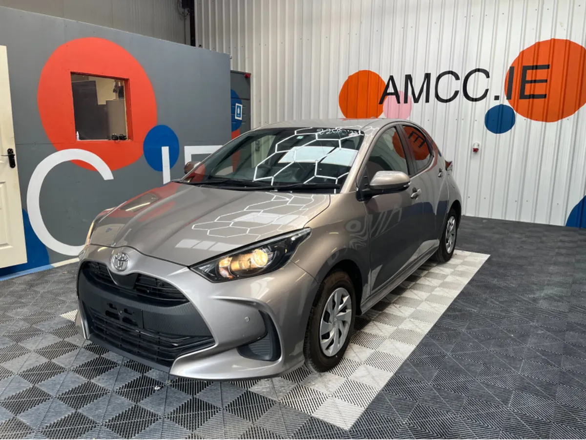 Toyota Yaris 1.0 PETROL / 22k KMs / REVERSE CAMERA - Image 3