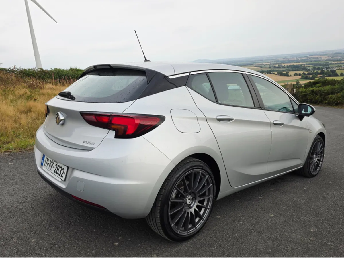 Opel Astra 1.6 CDTI DESIGN ECO ECOFLEX S/S 5DR 110 - Image 2