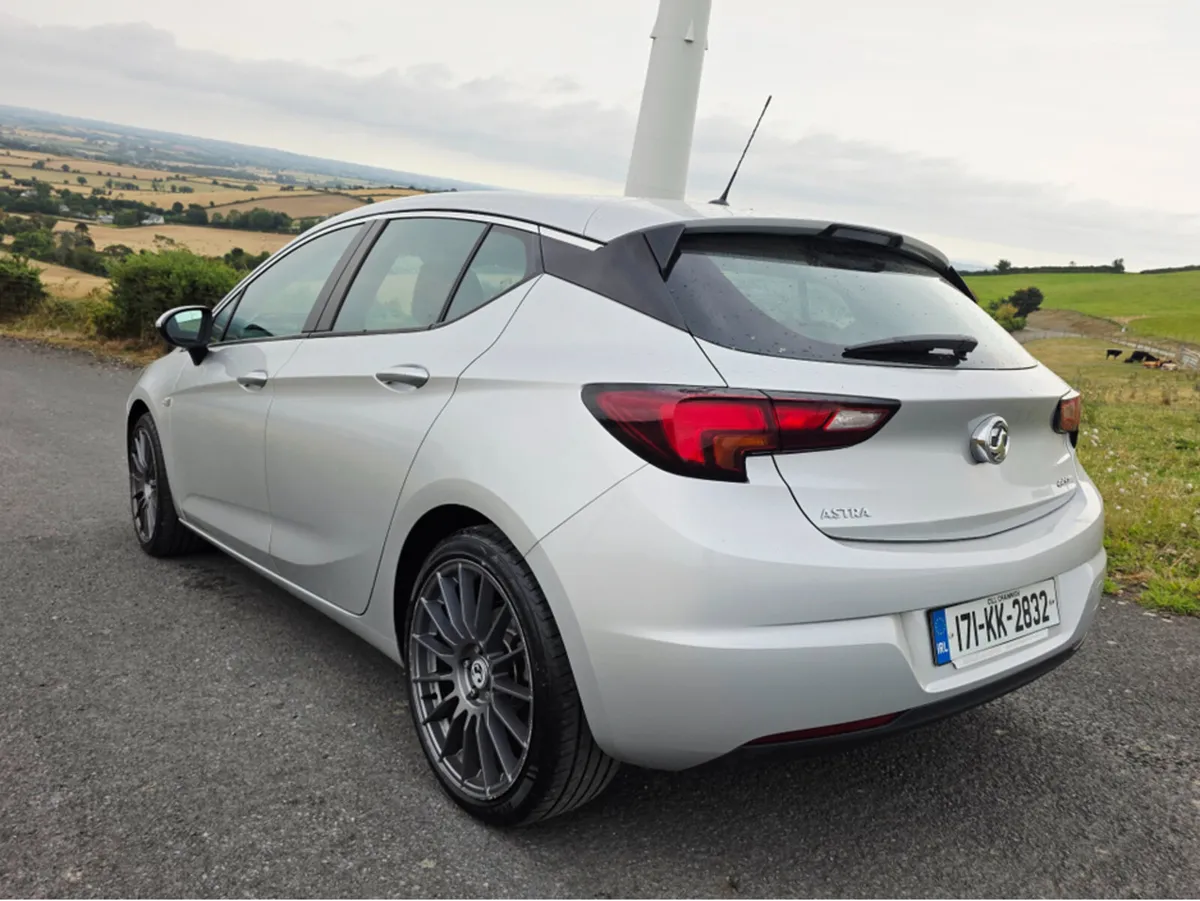 Opel Astra 1.6 CDTI DESIGN ECO ECOFLEX S/S 5DR 110 - Image 4