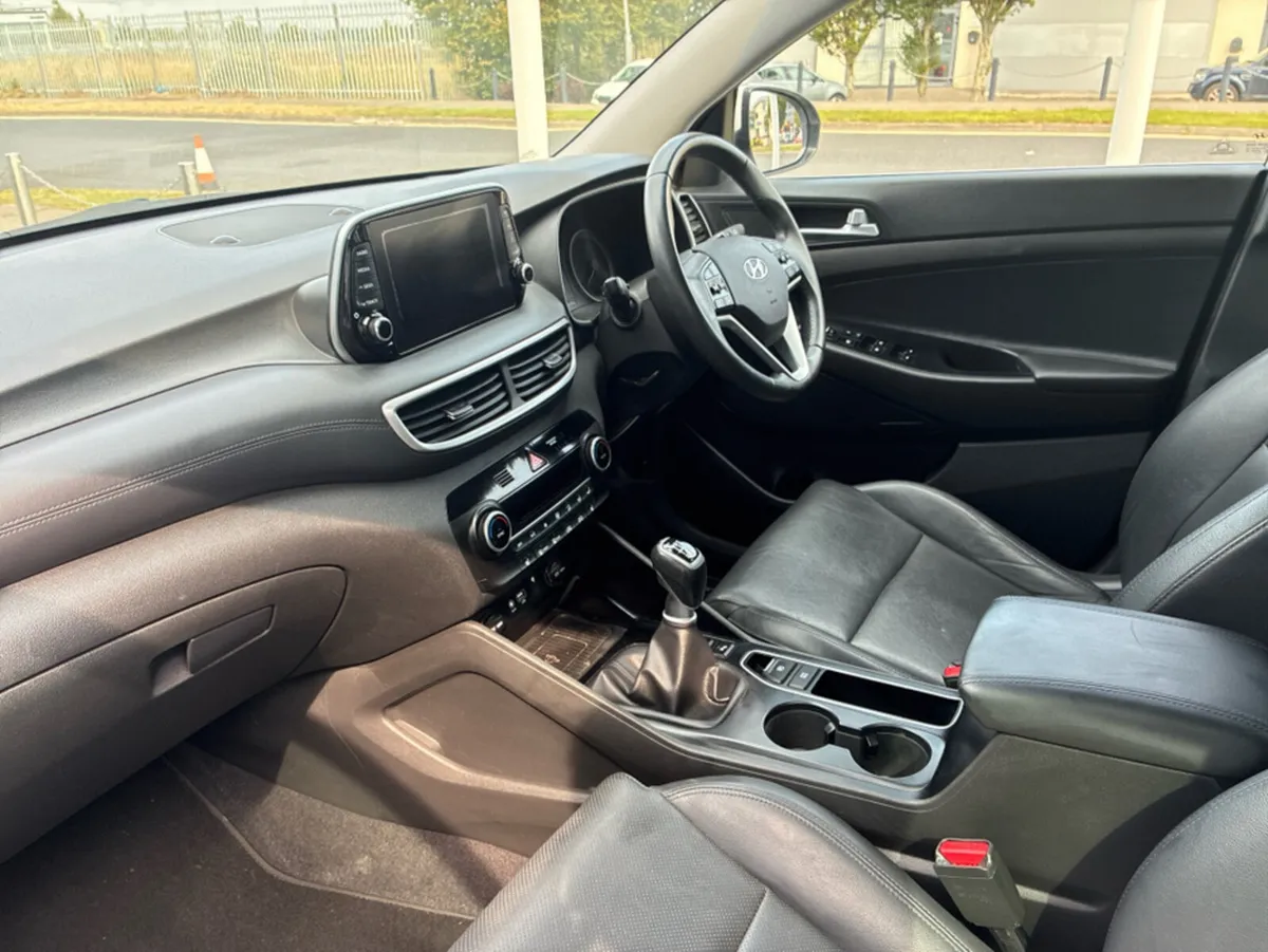 Hyundai Tucson IX35 PREMIUM 5DR - Image 3