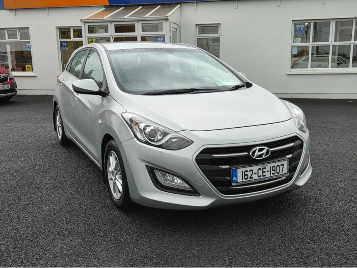 Hyundai i30 SE 110PS 5DR - Image 2