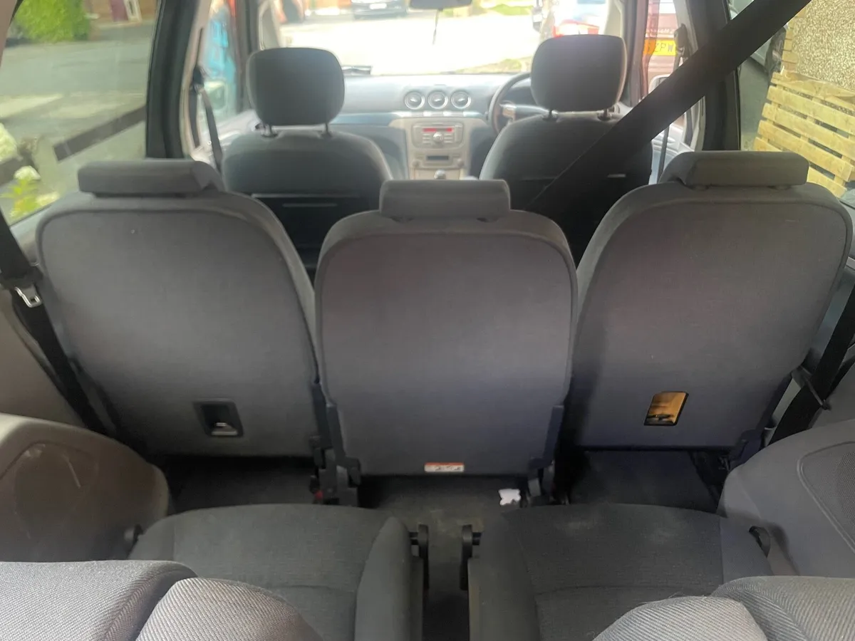 Ford Galaxy 2010 - Image 4