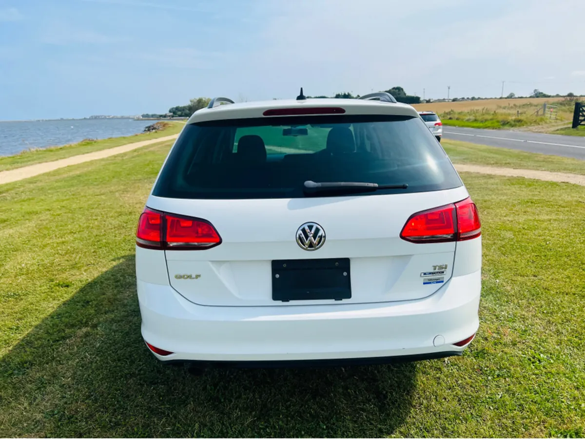 Volkswagen Golf 2015 Golf 1.2 Variant, in White , - Image 4