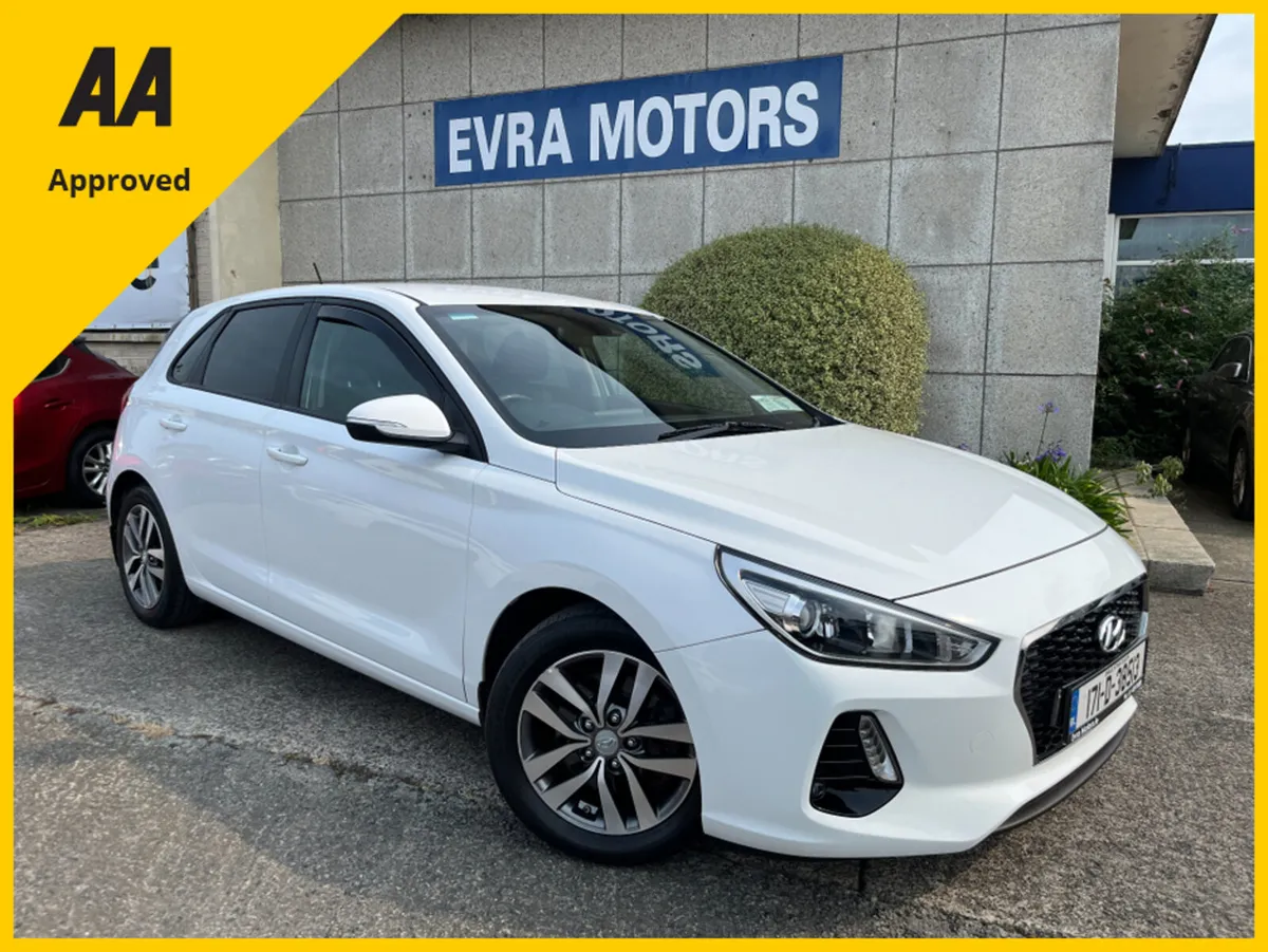 Hyundai i30 DELUXE 1.6 DIESEL //REVERSE CAMERA// - Image 1