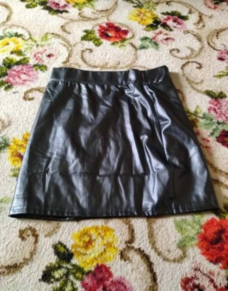 Sexy pu leather skirt for crossdresser - Image 2