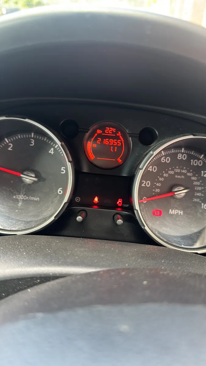 Nissan Qashqai 2009 - Image 4