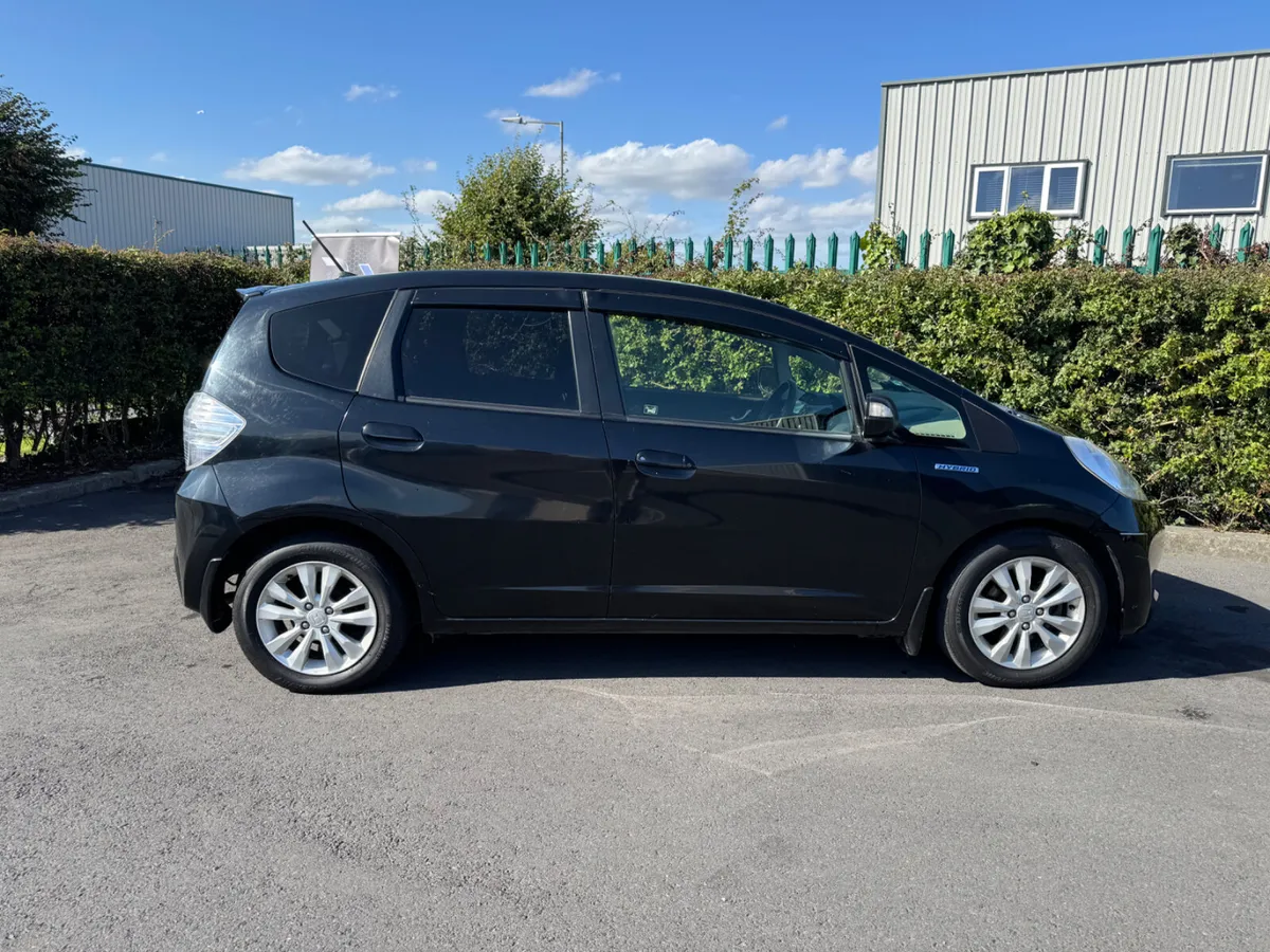 2013 Honda Fit GP1 Hybrid | High-Spec - Image 2