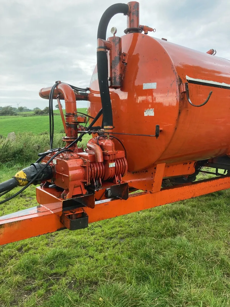 Slurry tanker - Image 1