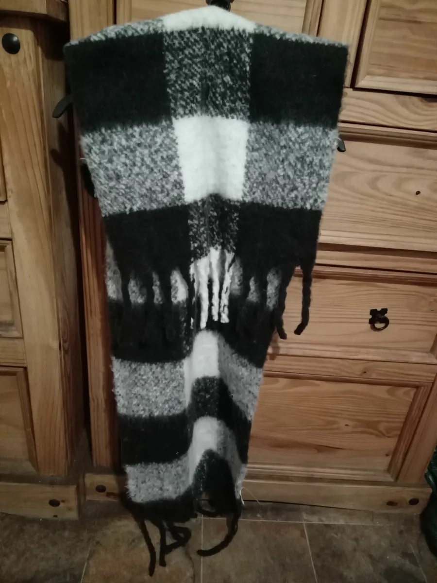 Ladies scarf