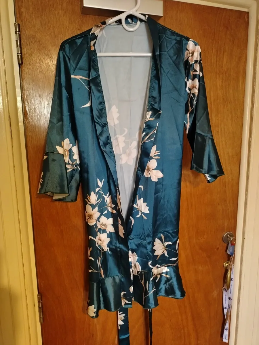 So sexy dress gown for crossdresser - Image 3