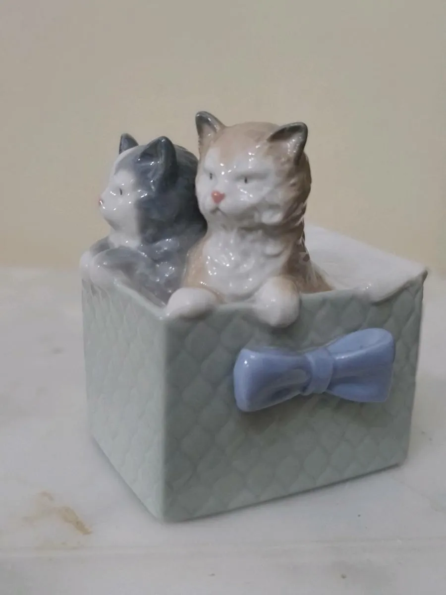 Lladro kittens in a basket - Image 3