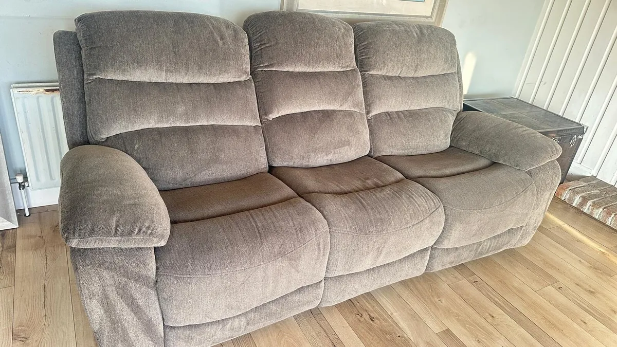 Sofa and recliner chairs - Image 1