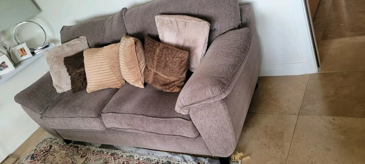 Couch - Image 2