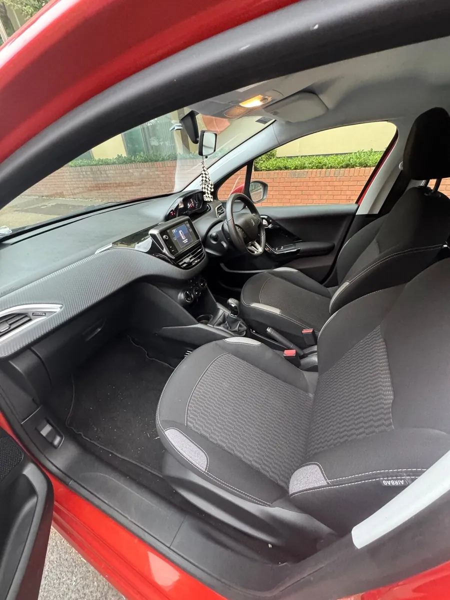 Peugeot 208 2016 - Image 4