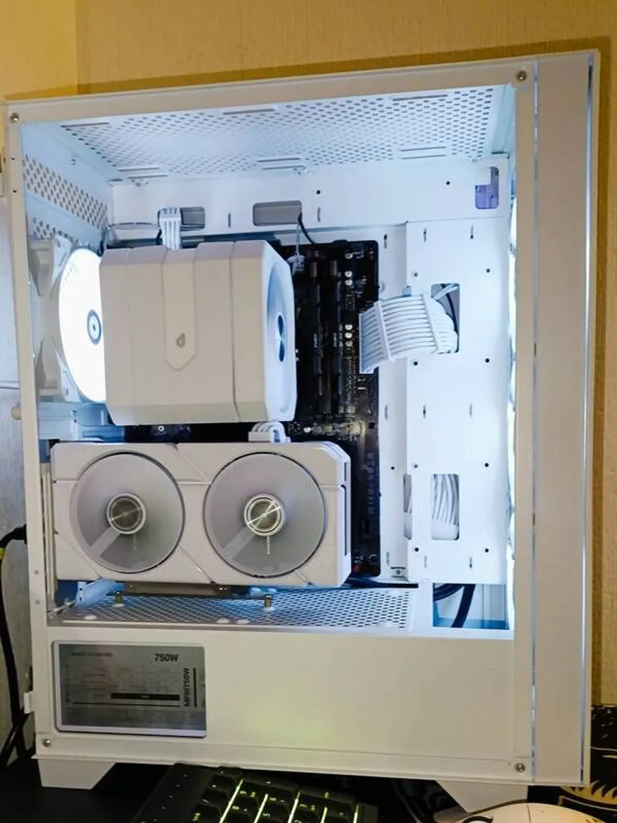 White Gaming PC - full setup available - Image 4