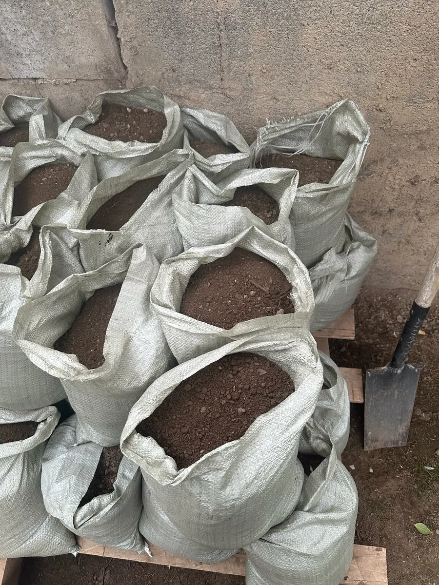 Topsoil - Image 3